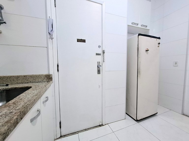 Copacabana: Conforto, Praia e Tranquilidade para 5