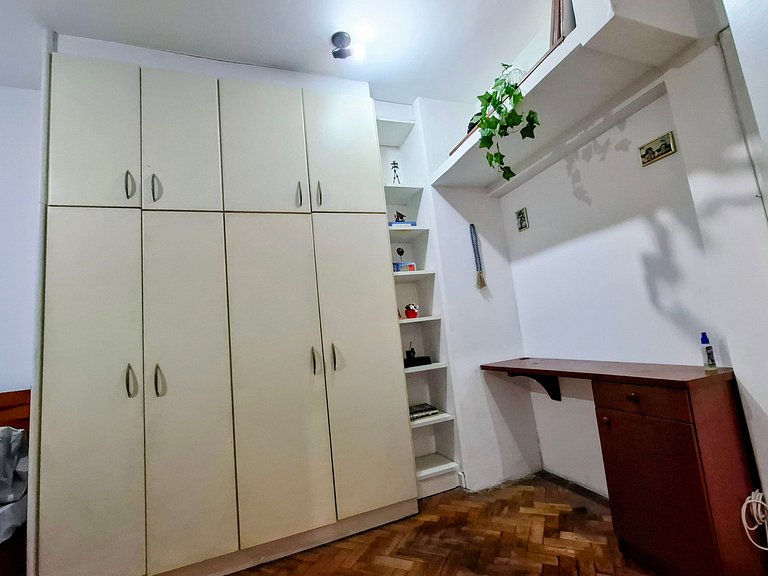 Copacabana: Conforto, Praia e Tranquilidade para 5