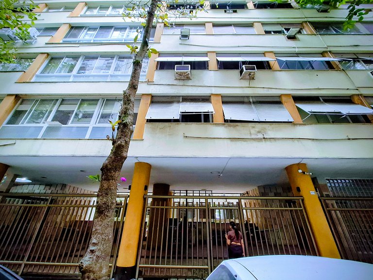 Copacabana: Conforto, Praia e Tranquilidade para 5