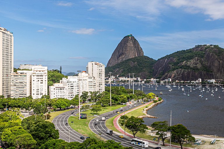 Botafogo, 4 Guests and the Sugarloaf View!