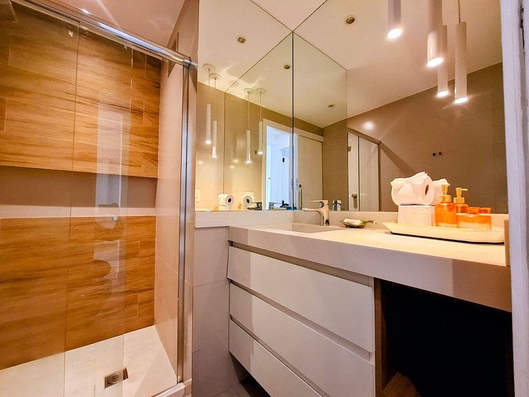 Barra Max - Garagem, Praia e Conforto - 5 hospedes