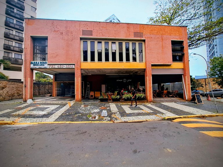 Barra Max - Garagem, Praia e Conforto - 5 hospedes