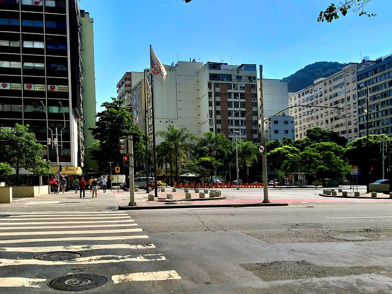 Copacabana: Família, praia e conforto para até 6 pessoas