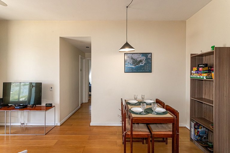 Leblon: beach and parking, accommodates 4 guests
