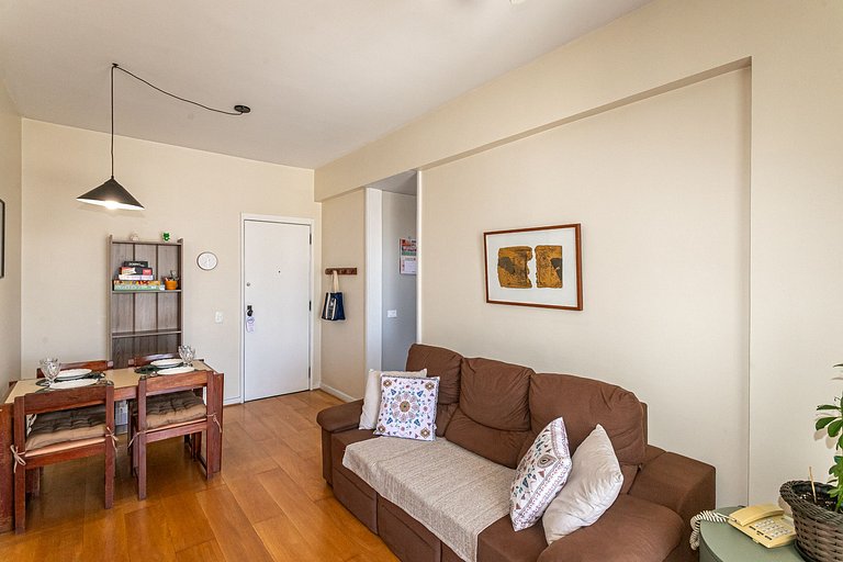 Leblon: beach and parking, accommodates 4 guests