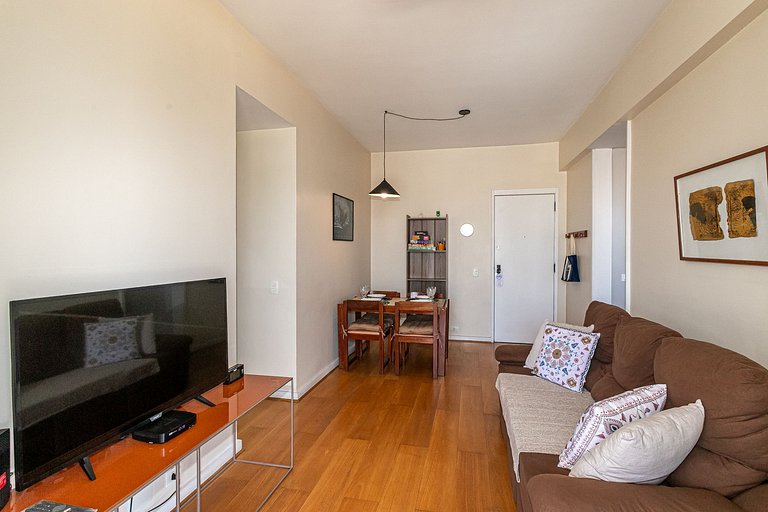 Leblon: beach and parking, accommodates 4 guests