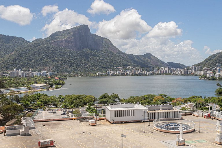 Leblon: Garagem e piscina, ao lado do shopping!