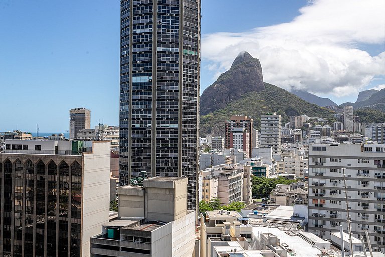 Leblon: Garagem e piscina, ao lado do shopping!