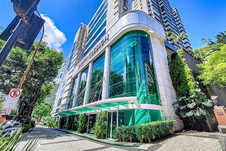 Leblon: Luxury for 4, Pool & Parking