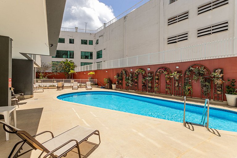 Leblon: Garage, Pool and doornan 24h!