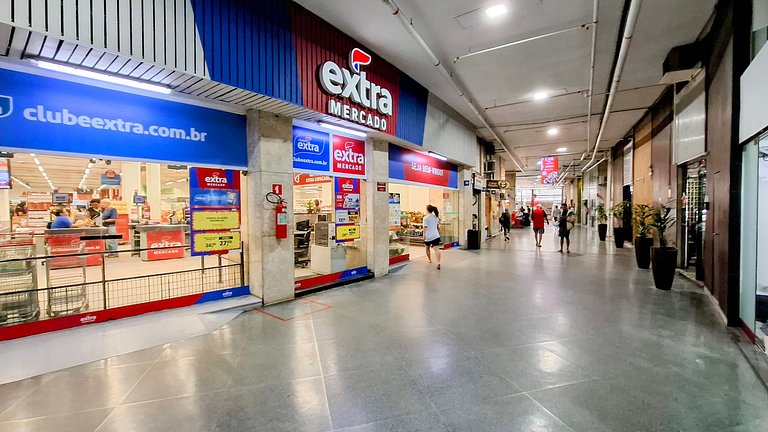 Copacabana: Pet-Friendly, Close to Subway