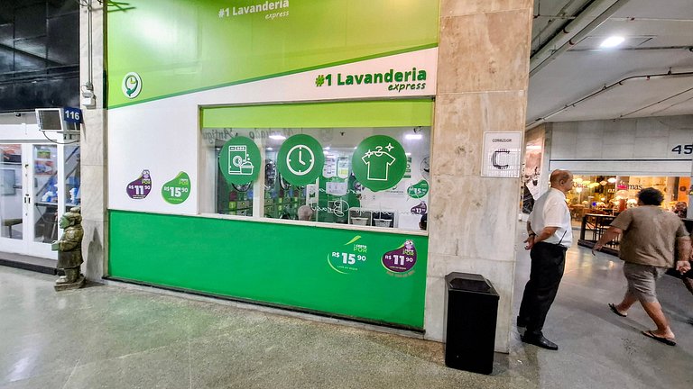 Copacabana: Pet-Friendly, Close to Subway