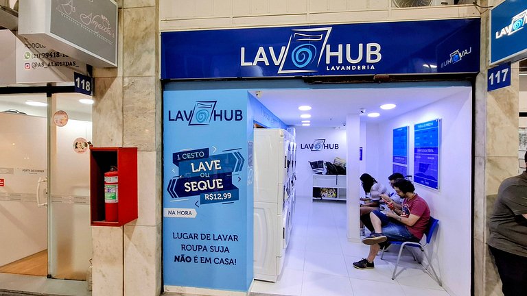 Copacabana: Pet-Friendly, Close to Subway