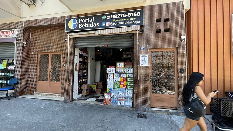 Copacabana: Pet-Friendly, Close to Subway