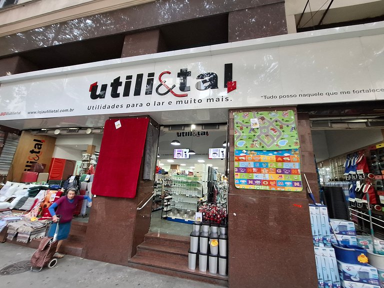 Copacabana: Pet-Friendly, Close to Subway