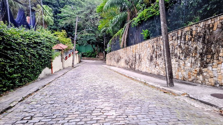 Cosme Velho: Luxo e Piscina para 8 Pessoas