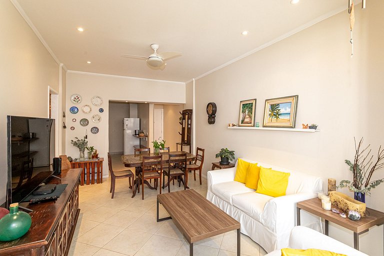 Copacabana: Classic and Spacious for 4