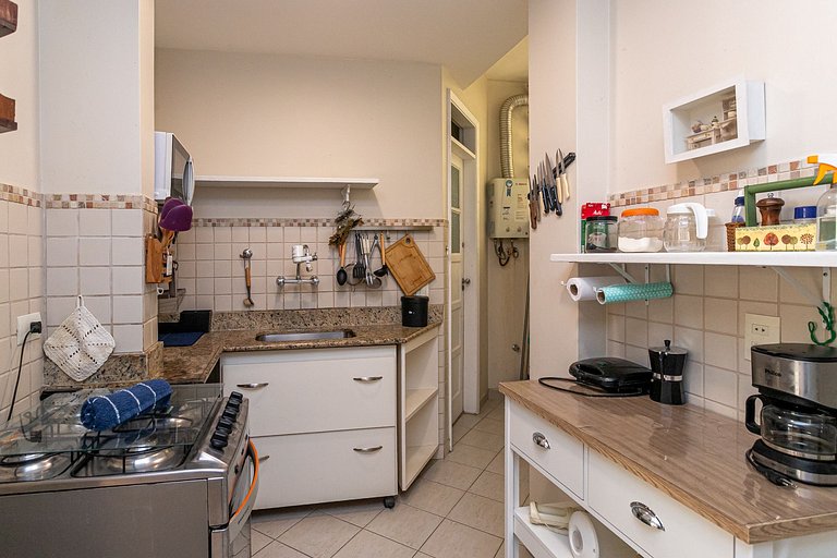 Copacabana: Praia, conforto e espaço para 4