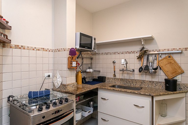 Copacabana: Beach, Spacious and Comfortable for 4