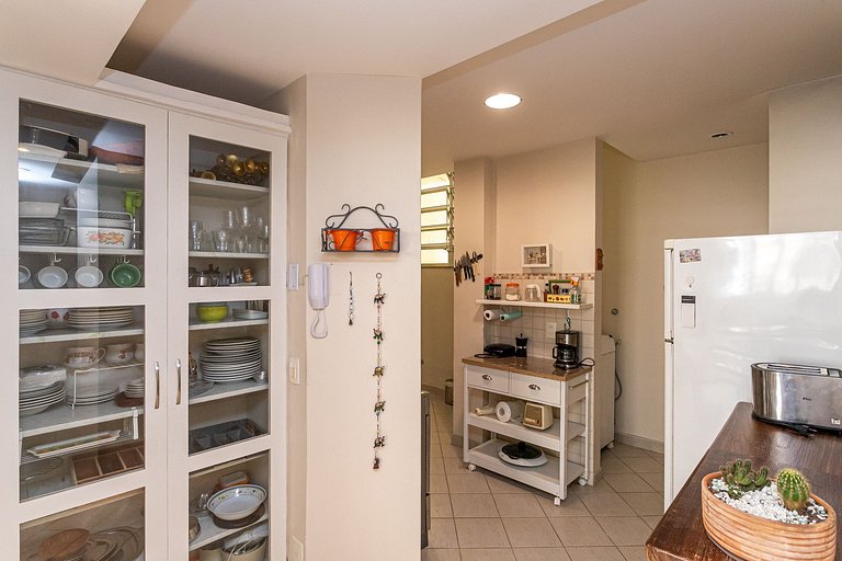 Copacabana: Classic and Spacious for 4