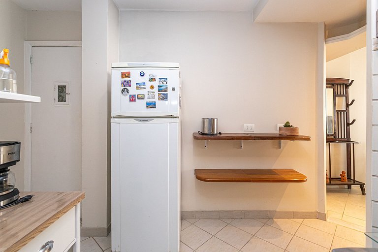 Copacabana: Beach, Spacious and Comfortable for 4