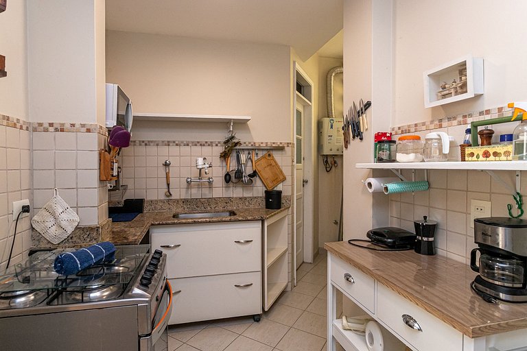 Apartment in Copacabana: Comfort and Beach