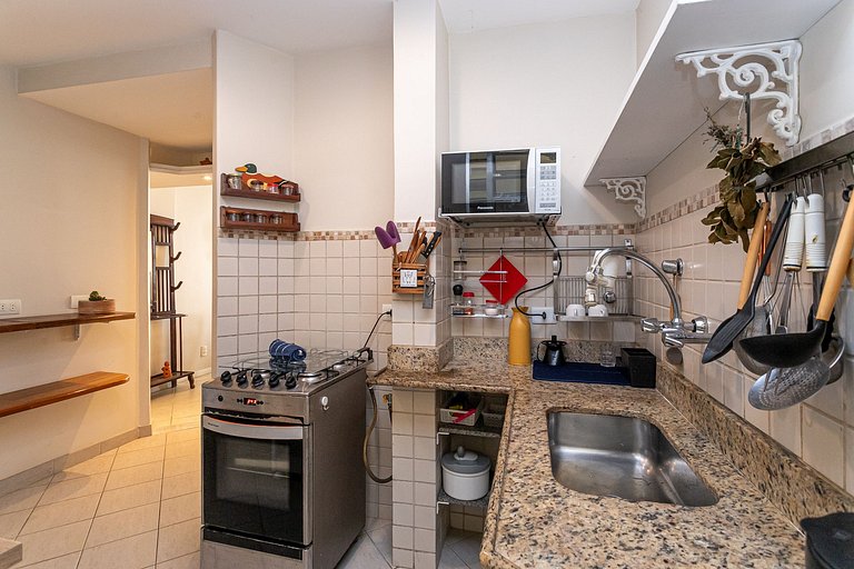 Copacabana: Classic and Spacious for 4