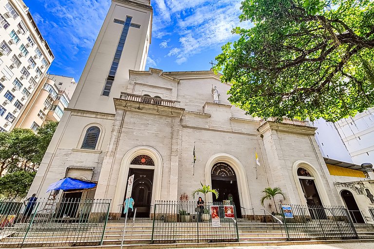 Copacabana: Praia, conforto e espaço para 4