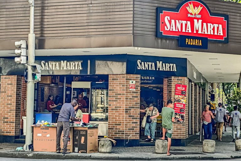 Copacabana: Beach, Spacious and Comfortable for 4