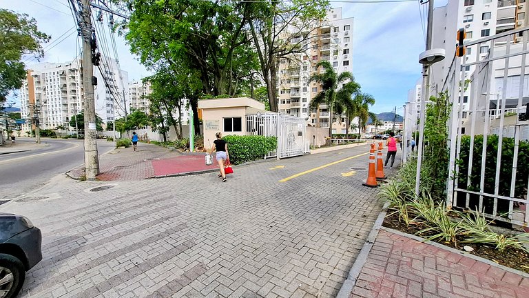 Anil: Perto da Barra, Infra e Lazer para 4