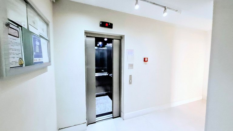 Barra: Piscina, Garagem e Conforto para 4