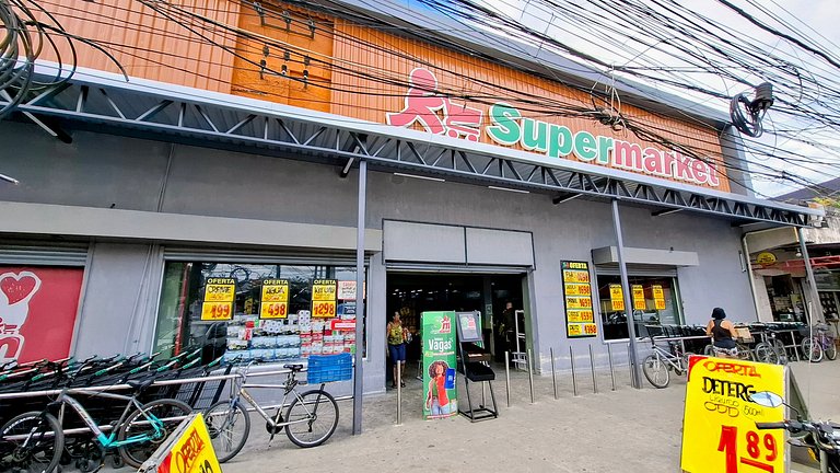 Barra: Piscina, Garagem e Conforto para 4