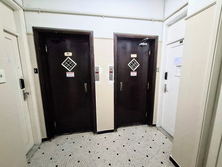 Copacabana: Pet-Friendly, Beach, 3 Guests