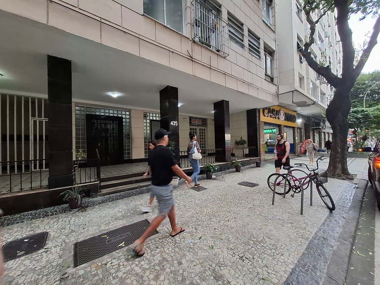 Copacabana: Pet-Friendly, Beach, 3 Guests