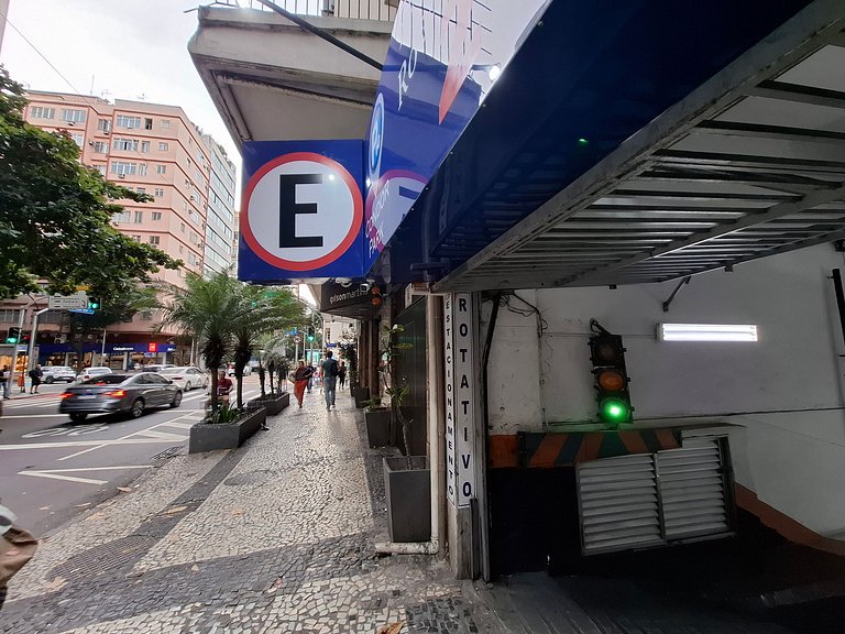 Copacabana: Pet-Friendly, Beach, 3 Guests