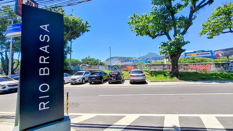 Barra da Tijuca: Sophisticated and Spacious for 6