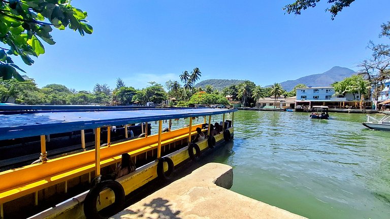 Barra da Tijuca: Sophisticated and Spacious for 6