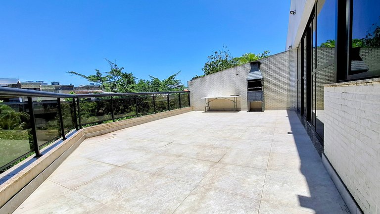 Barra da Tijuca: Sophisticated and Spacious for 6