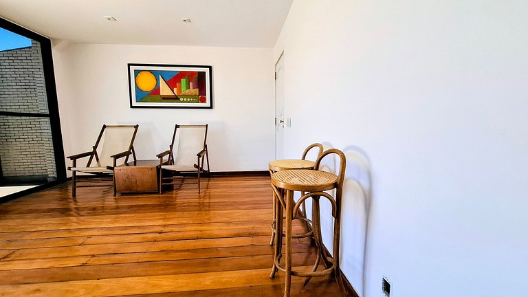 Barra da Tijuca: Sophisticated and Spacious for 6