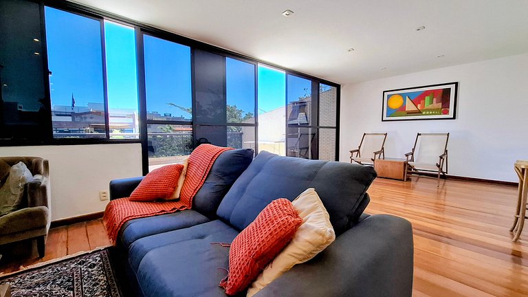 Barra da Tijuca: Sophisticated and Spacious for 6