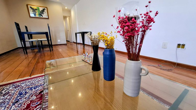 Barra da Tijuca: Sophisticated and Spacious for 6