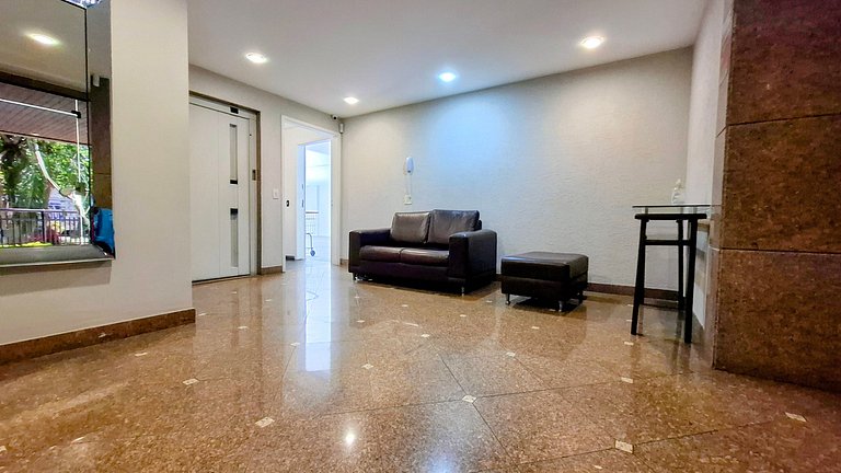 Barra da Tijuca: Sophisticated and Spacious for 6