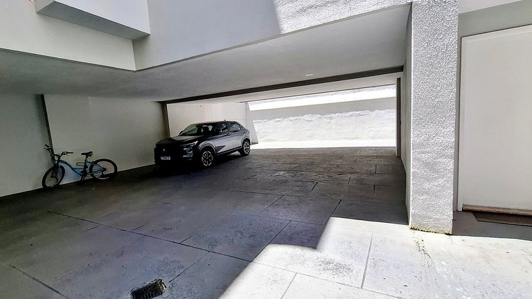 Barra da Tijuca: Sophisticated and Spacious for 6