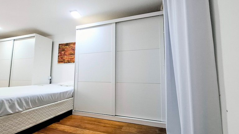 Barra da Tijuca: Sophisticated and Spacious for 6