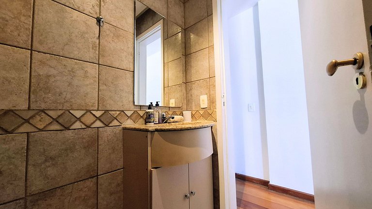 Barra da Tijuca: Sophisticated and Spacious for 6