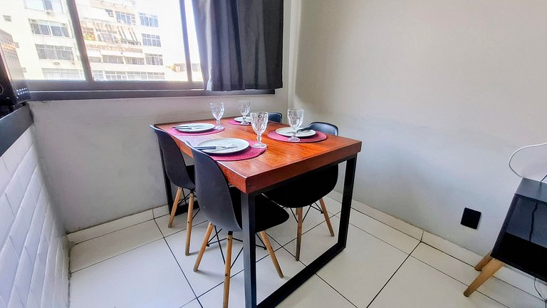 Apartment on Nossa Senhora de Copacabana Ave. Sleeps 4