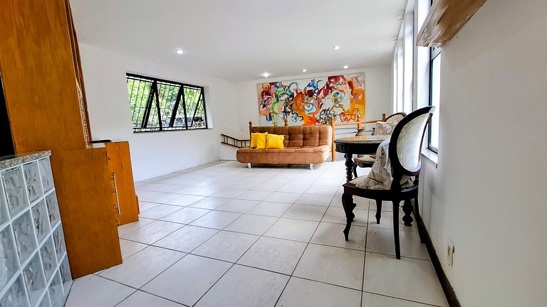 Cosme Velho: Luxury Mansion with Pool for 8 People