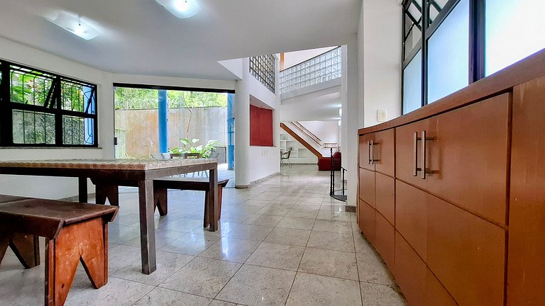 Cosme Velho: Luxo e Piscina para 8 Pessoas