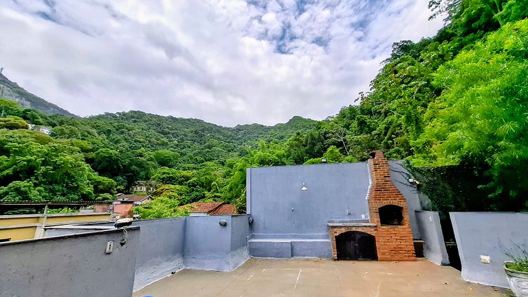 Cosme Velho: Luxury Mansion with Pool for 8 People