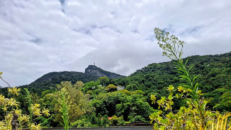 Cosme Velho: Luxo e Piscina para 8 Pessoas